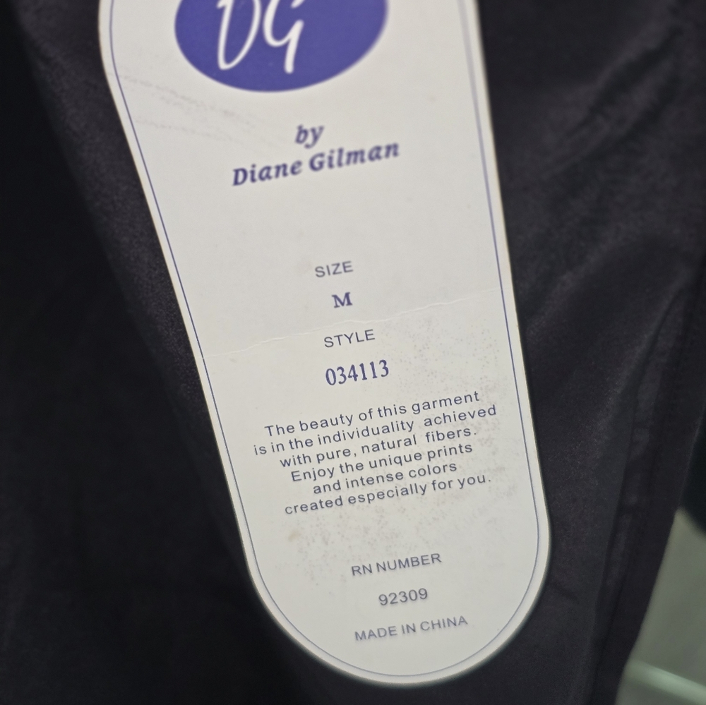 DIANE GILMAN BLACK PONCHO - Picture 2 of 6